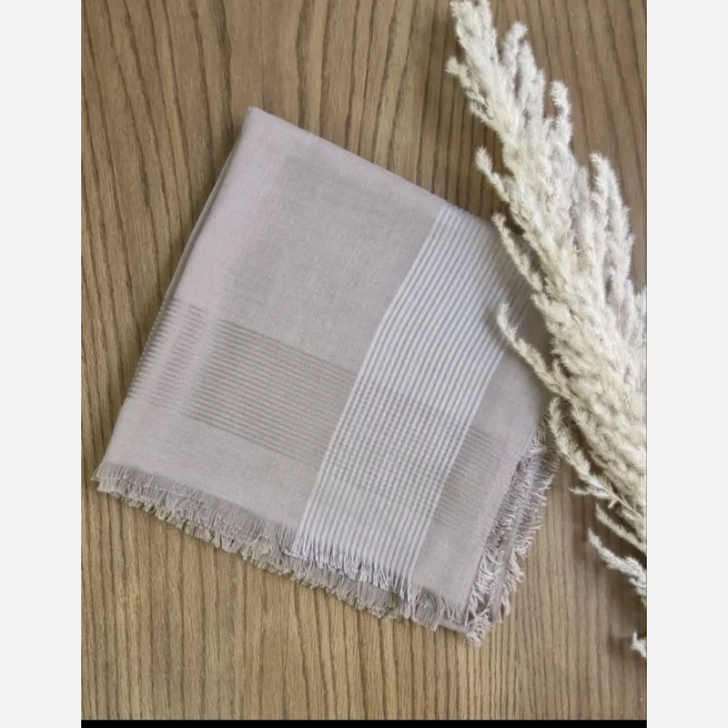 روسری نخی ساناز دور ریش