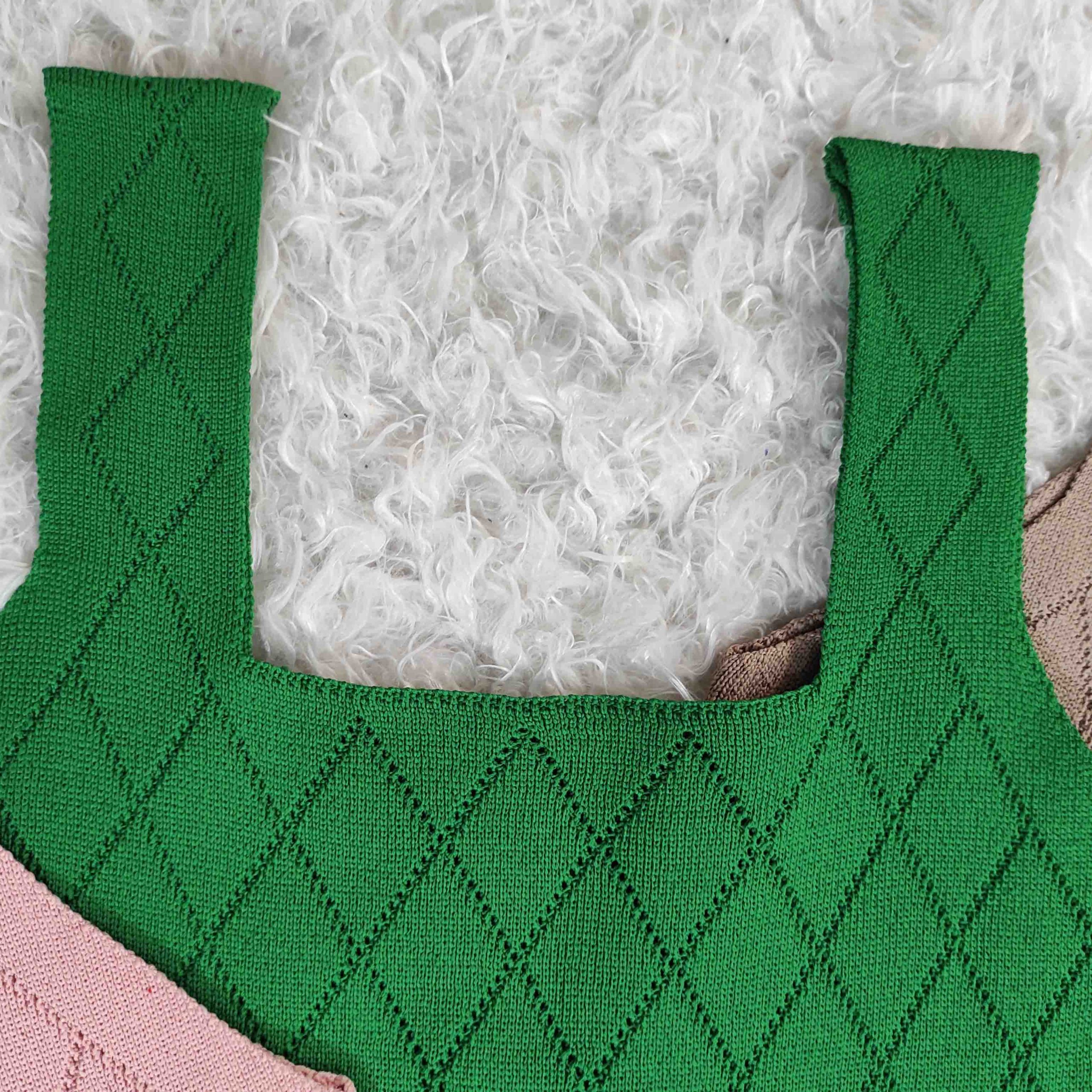 تاپ کشبافت  طرح لوزی یقه چهارگوش خشتی